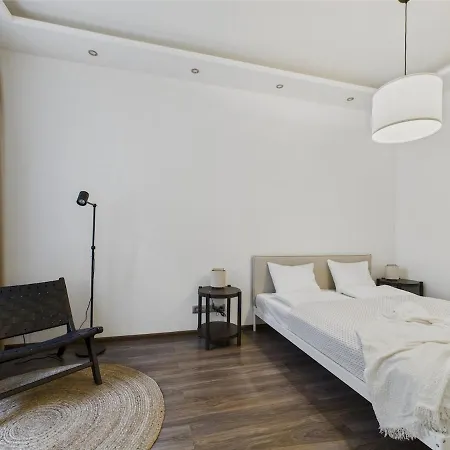 Raw And Refined 2br Old Town Riga