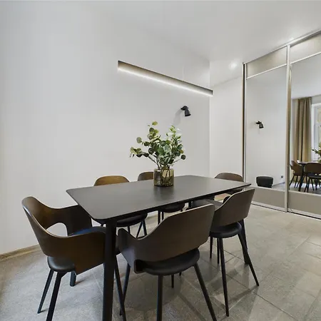 Апартаменти 2br Old Town Near St Peter's Church Рига