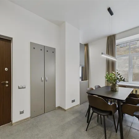 2br Old Town Near St Peter's Church Apartamento