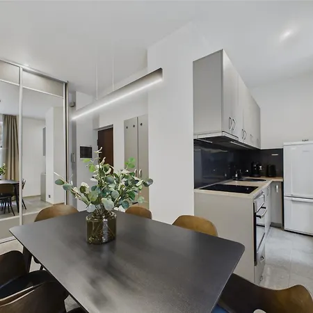 2br Old Town Near St Peter's Church リガ