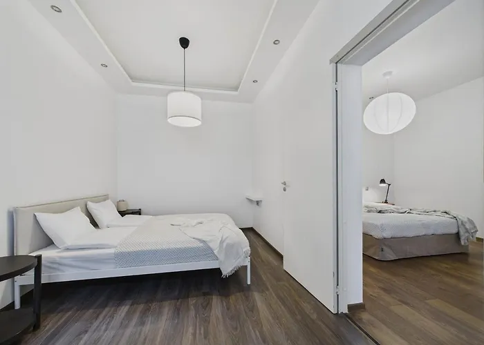 Raw And Refined 2br Old Town Apartment