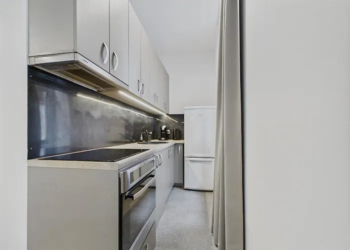 Raw And Refined 2br Old Town Apartment *